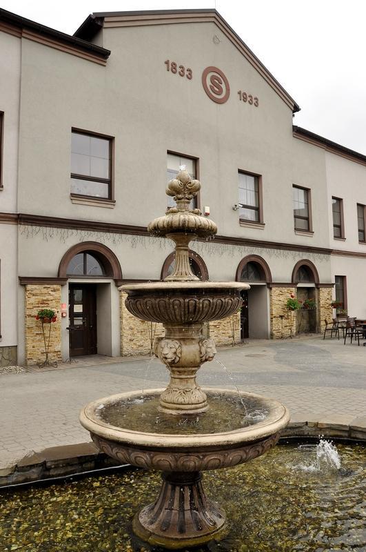 Stary Dwor Bed & Breakfast Zywiec Exterior photo